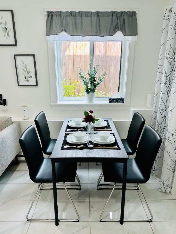 2Br 1.5Ba Full Kitchen Private Guest House - Free Parking - Central Location 밴쿠버 외부 사진