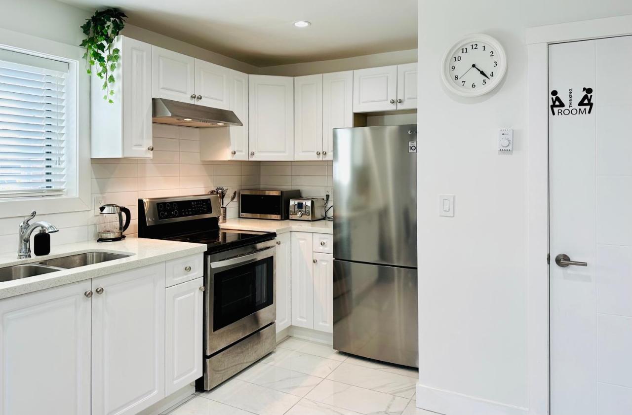 2Br 1.5Ba Full Kitchen Private Guest House - Free Parking - Central Location 밴쿠버 외부 사진