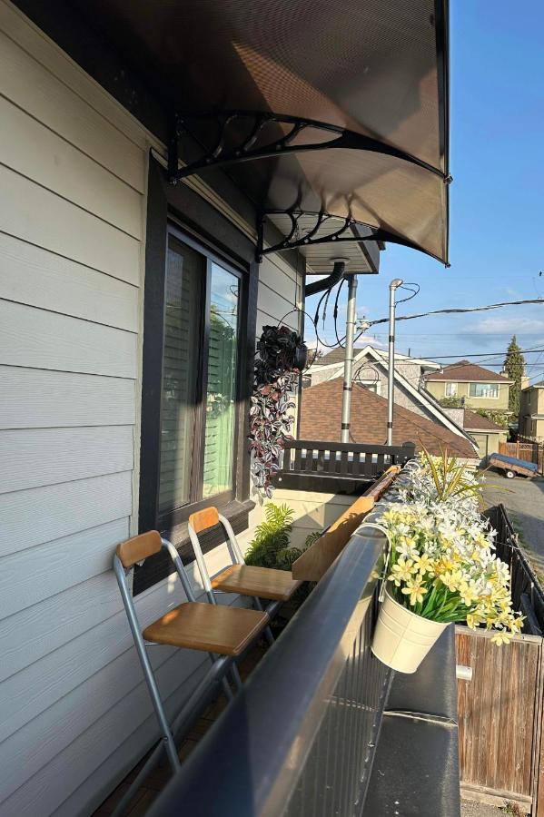 2Br 1.5Ba Full Kitchen Private Guest House - Free Parking - Central Location 밴쿠버 외부 사진